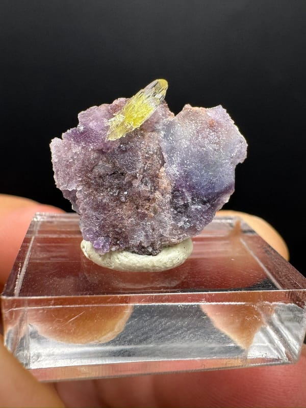 Creedite from Qinglong Co., Guizhou, China, individual mineral specimen view 1