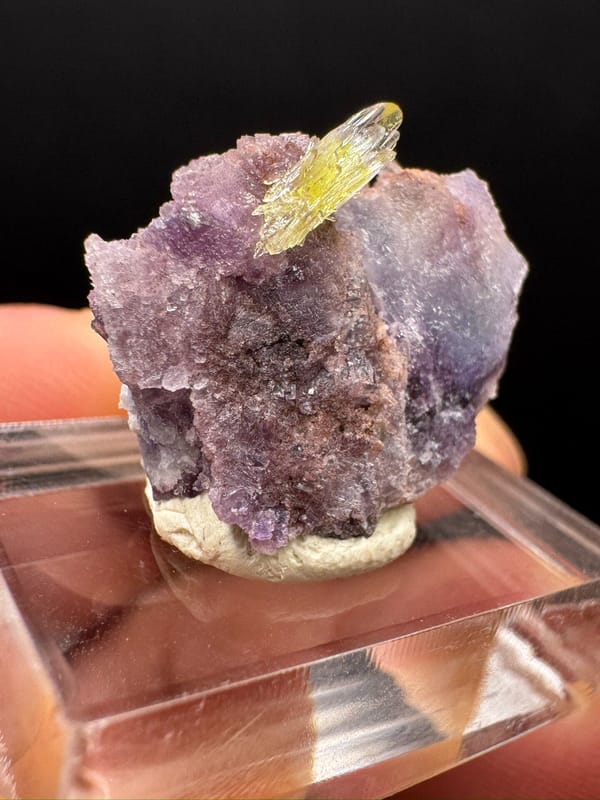 Creedite from Qinglong Co., Guizhou, China, individual mineral specimen view 3