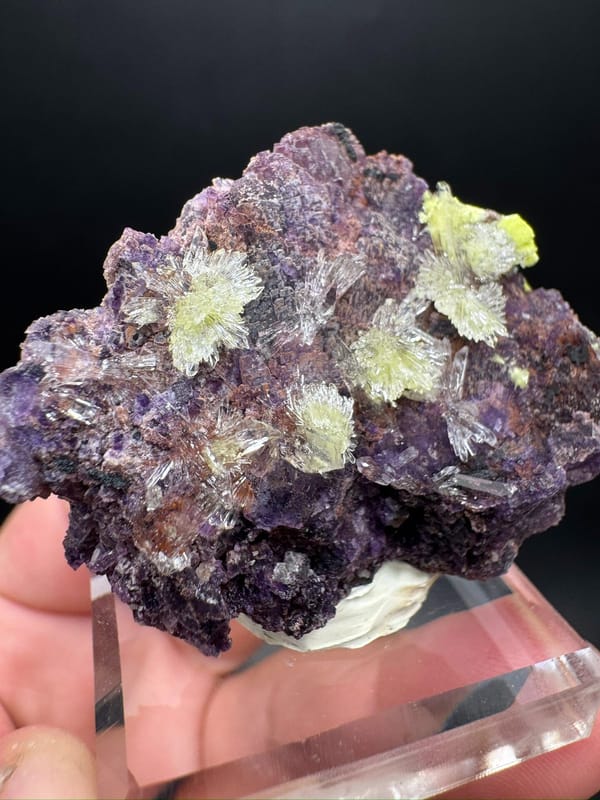 Creedite from Qinglong Co., Guizhou, China, individual mineral specimen view 1