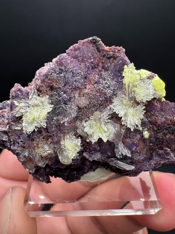 Creedite from Qinglong Co., Guizhou, China, individual mineral specimen view 6