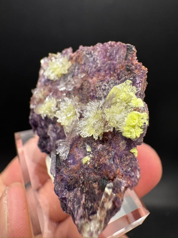 Creedite from Qinglong Co., Guizhou, China, individual mineral specimen view 9