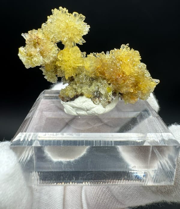 Creedite from Guizhou, China, individual mineral specimen view 1