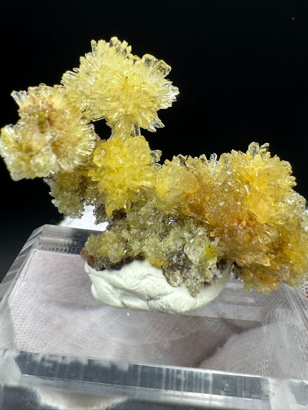 Creedite from Guizhou, China, individual mineral specimen view 5