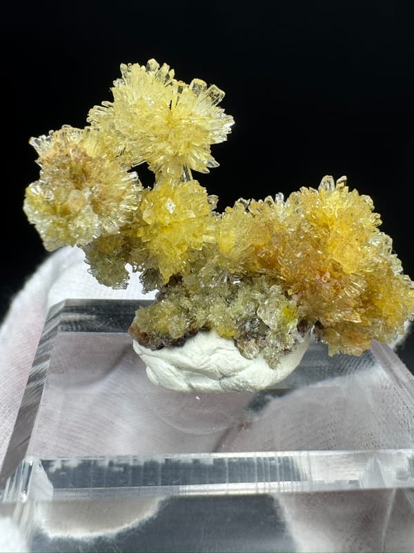 Creedite from Guizhou, China, individual mineral specimen view 6