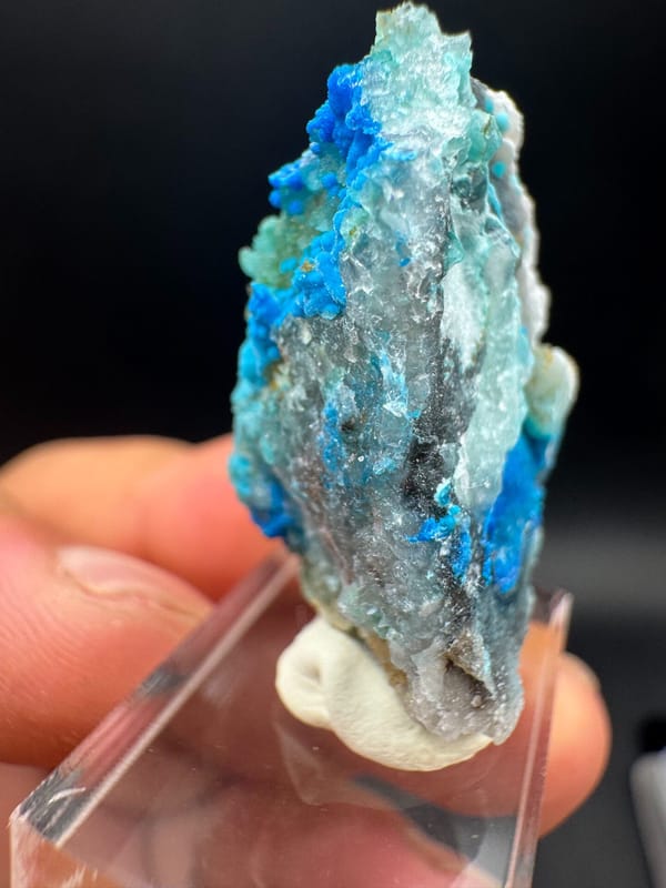 Gibbsite from Guizhou, China, individual mineral specimen view 2