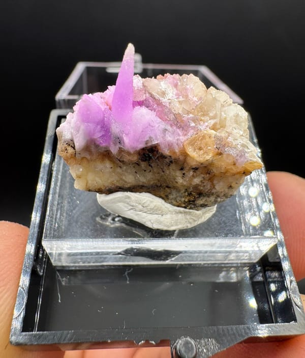 Rhodochrosite from Nujiang, Yunnan, China, individual mineral specimen view 2