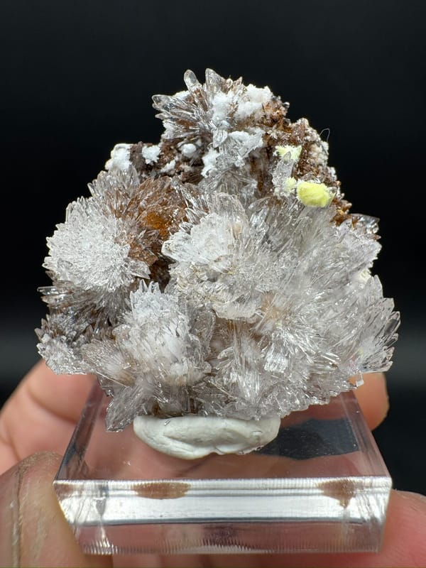 Creedite from Guizhou, China, individual mineral specimen view 1