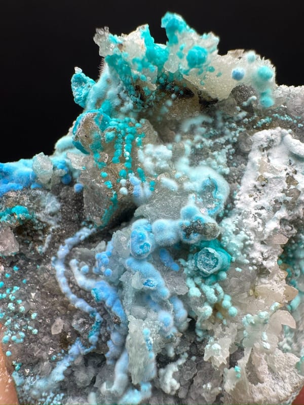 Cyanotrichite from Qinglong Co., Guizhou, China, individual mineral specimen view 8