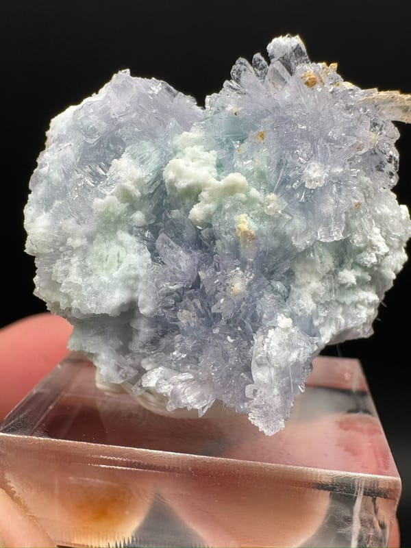 Creedite from Qinglong Co., Guizhou, China, individual mineral specimen view 5