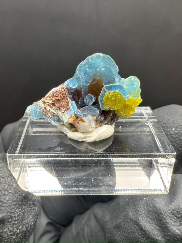 Plumbogummite from Gongcheng, Guangxi, China, individual mineral specimen view 1
