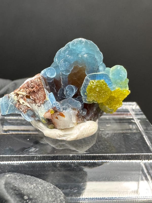 Plumbogummite from Gongcheng, Guangxi, China, individual mineral specimen view 3