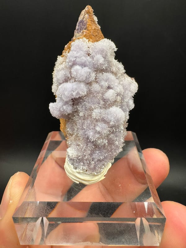 Creedite from Qinglong Co., Guizhou, China, individual mineral specimen view 1