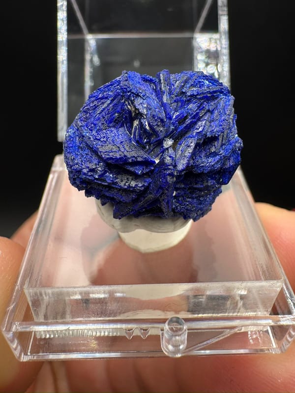Schwebende sphärische Azurite Blume