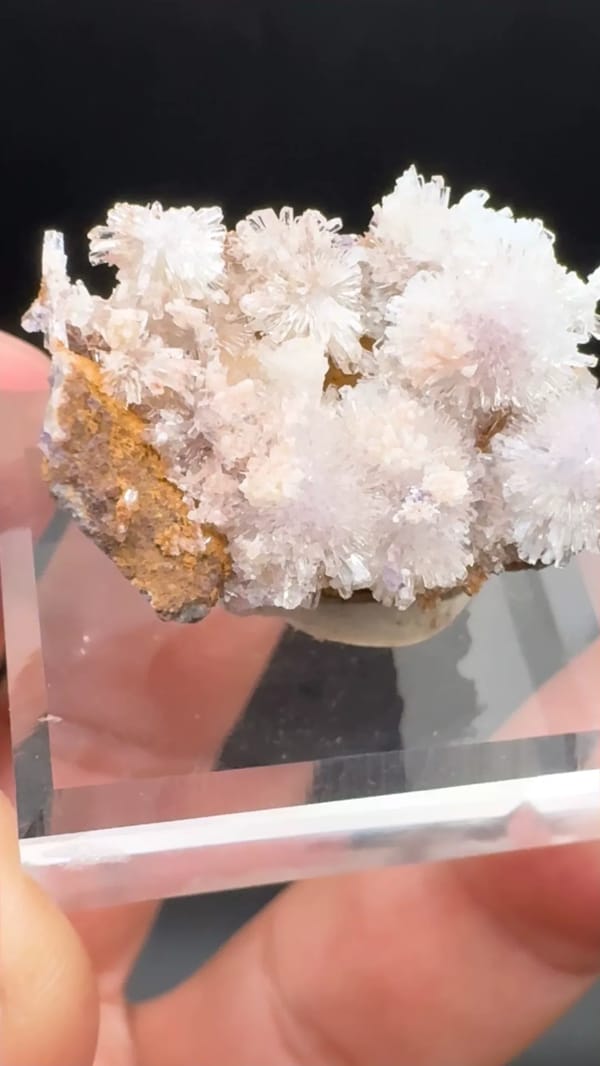 Creedite from Guizhou, China, individual mineral specimen view 9