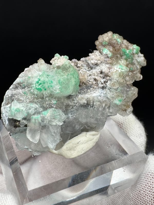 Fluorite from Guizhou, China, individual mineral specimen view 2