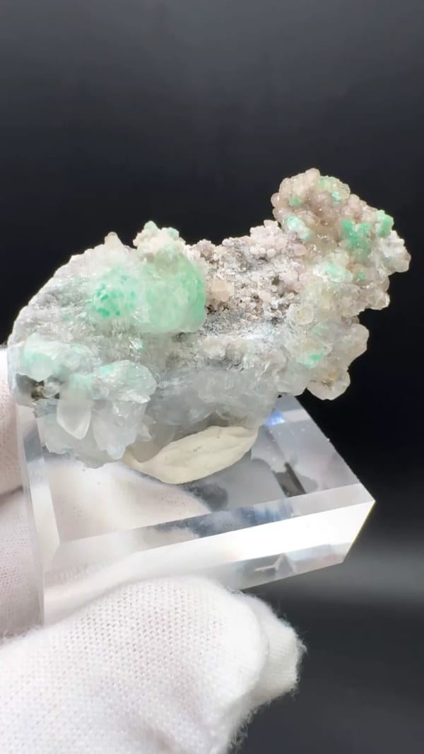 Fluorite from Guizhou, China, individual mineral specimen view 9
