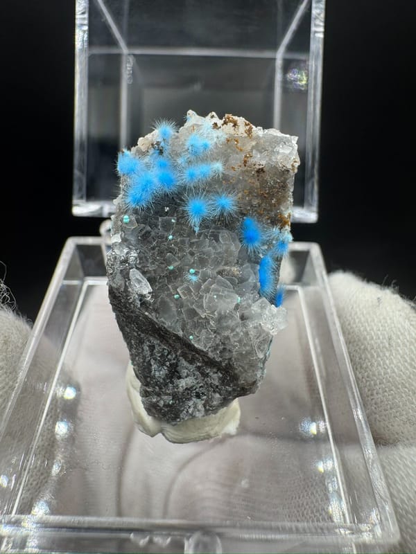 Cyanotrichite from Qinglong Co., Guizhou, China, individual mineral specimen view 1