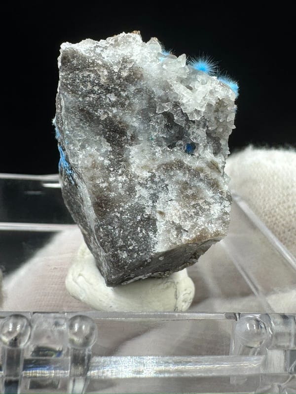 Cyanotrichite from Qinglong Co., Guizhou, China, individual mineral specimen view 3