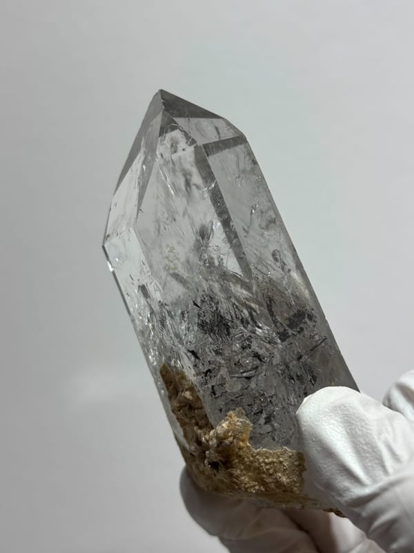 Old-find Jinkouhe quartz with black phantom and calcite from Sichuan, China, reverse side