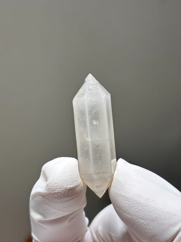 White porcelain sketch-pattern double-terminated quartz from Yunnan, China, second angle