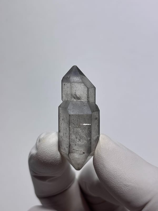 Sketch-pattern double-terminated quartz with flowered tips from Yunnan, China, close-up of the crystal faces