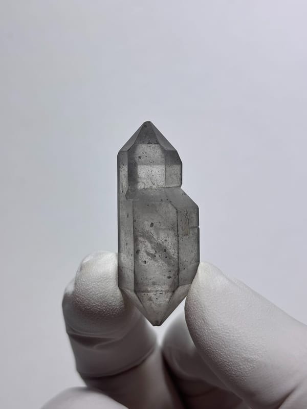 Sketch-pattern double-terminated quartz with flowered tips from Yunnan, China, reverse side