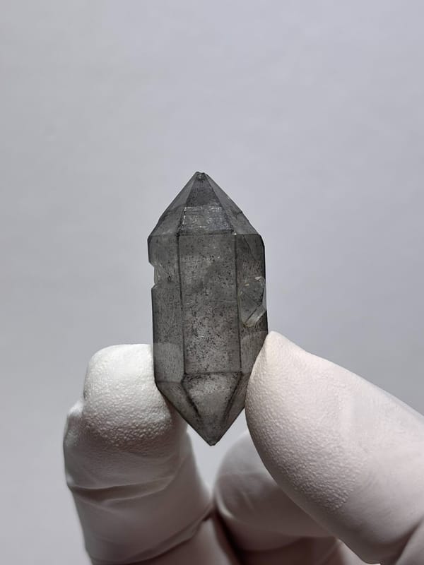 Stout grey sketch-pattern double-terminated quartz from Yunnan, China, second angle