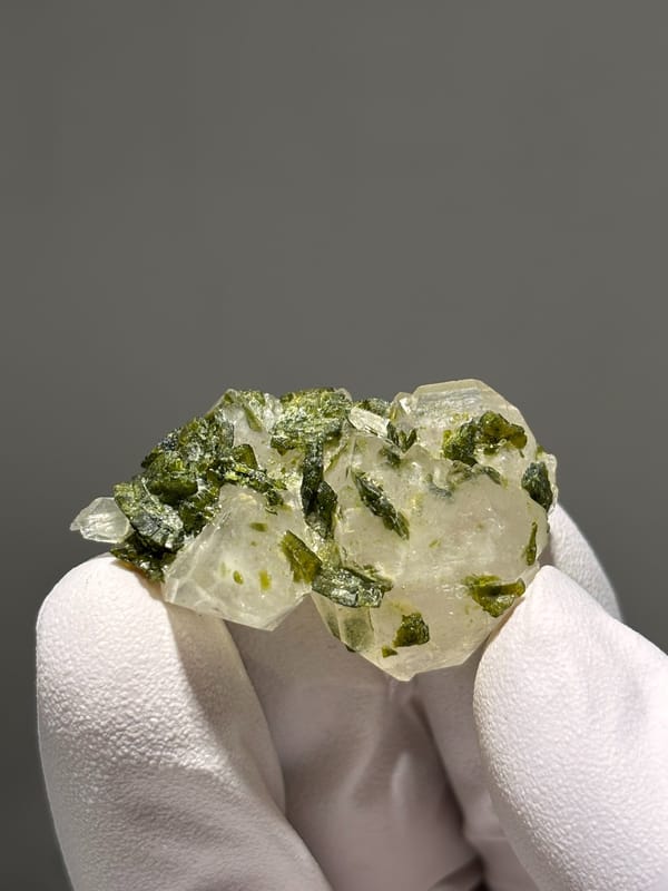 Flat garden quartz with green epidote sprays from Sichuan, China, reverse side