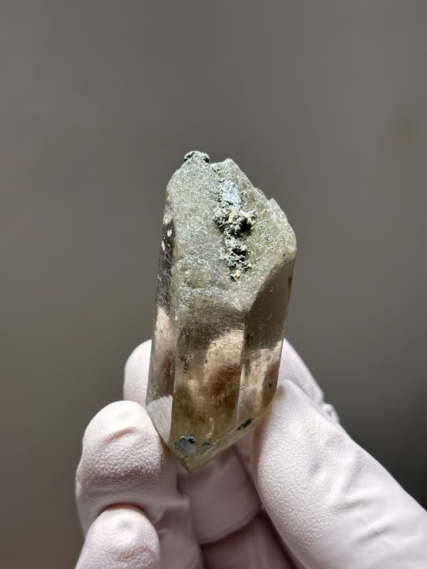 Smoky quartz floater with complete tip from Fujian, China, reverse side