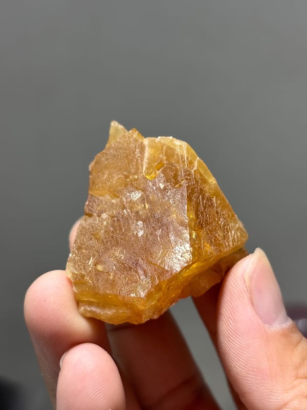Honey-orange scheelite floater from Xuebaoding, Sichuan, China, second angle