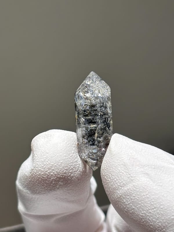 Tiny burst-crystal double-terminated quartz from Yunnan, China, second angle