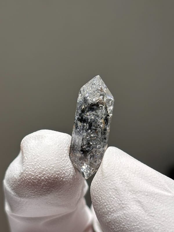 Tiny burst-crystal double-terminated quartz from Yunnan, China, reverse side