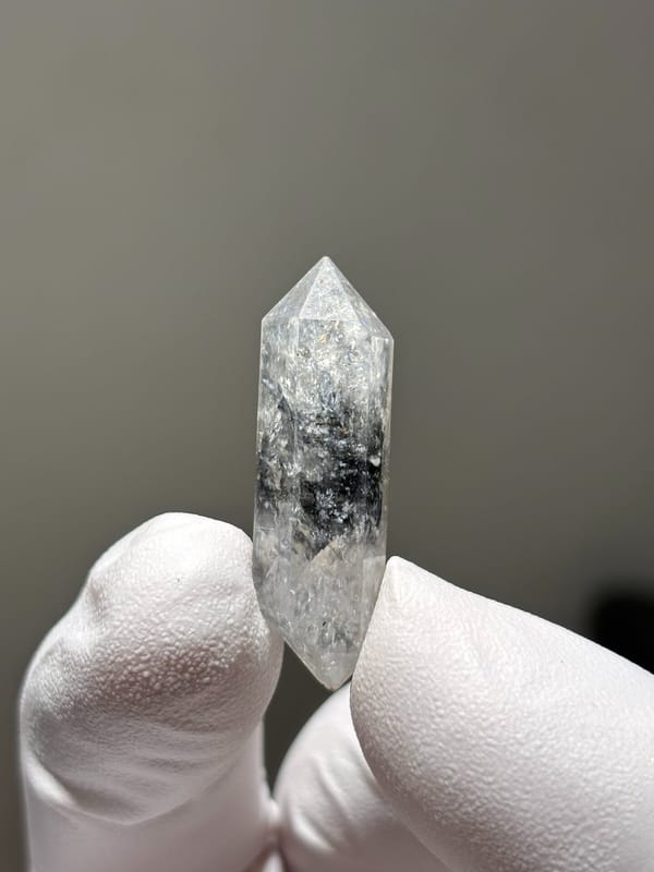 Tiny burst-crystal double-terminated quartz from Yunnan, China, second angle