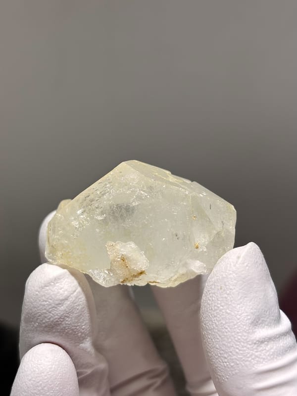 Complete pale yellow aquamarine floater from Xuebaoding, Sichuan, China, second angle