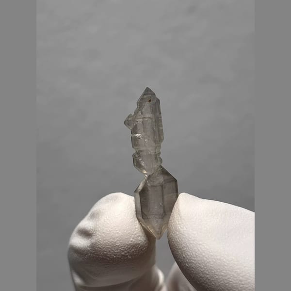 Sketch-Inclusion Double-Terminated Quartz from Yunnan, China — complete view