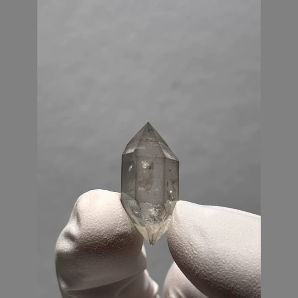 Sketch-Inclusion Double-Terminated Quartz from Yunnan, China — complete view