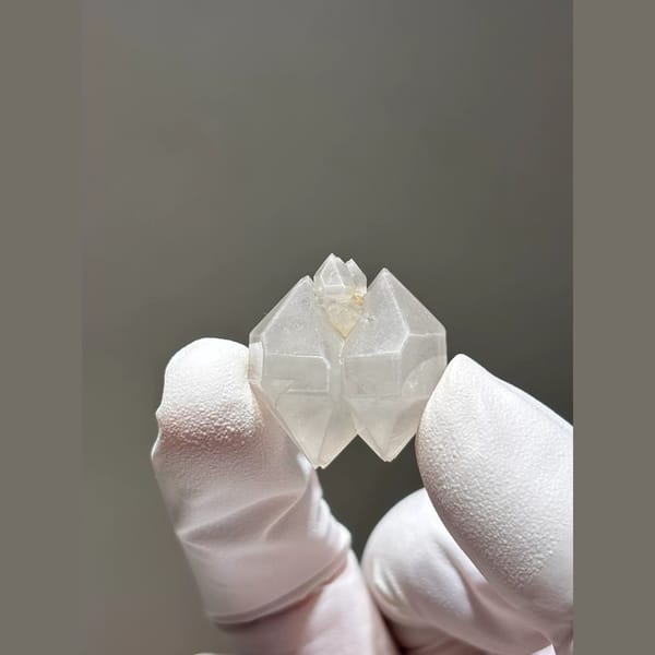 White Porcelain Twin Quartz from Yunnan, China — alternate view