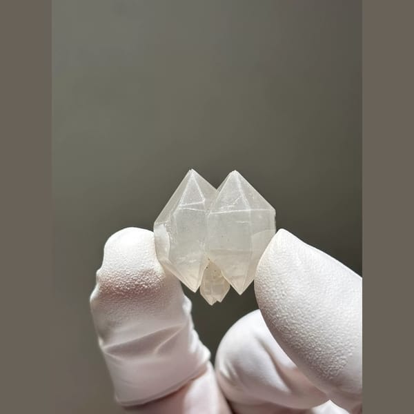 White Porcelain Twin Quartz from Yunnan, China — alternate view
