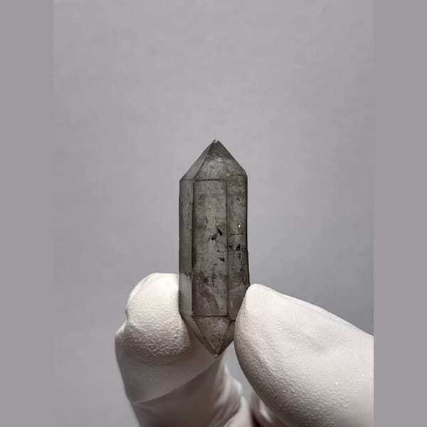 Sketch-Inclusion Double-Terminated Quartz from Yunnan, China — complete view