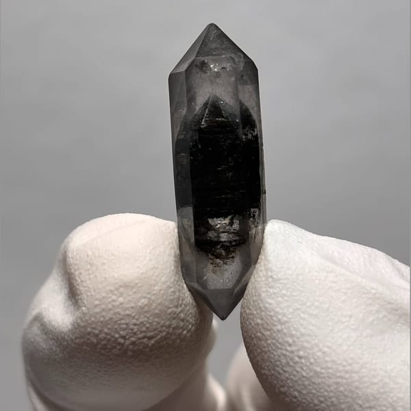 Quartz crystal from Yunnan, China, natural mineral specimen, photo 1 of 7