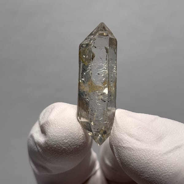 Quartz crystal from Yunnan, 3.5 cm across, raw mineral specimen, photo 2 of 7
