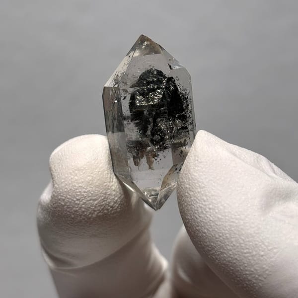 Quartz crystal from Yunnan, 2.8 cm across, raw mineral specimen, photo 2 of 7