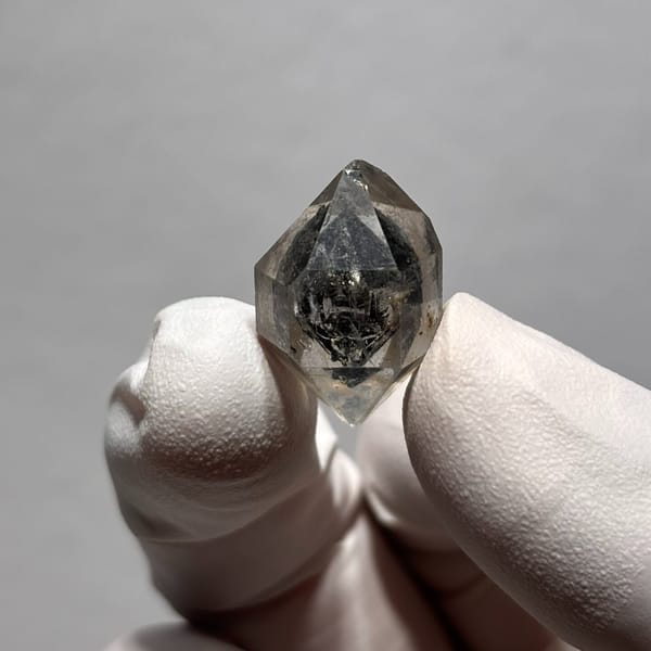 Quartz crystal from Guizhou, 2.2 cm across, raw mineral specimen, photo 2 of 7