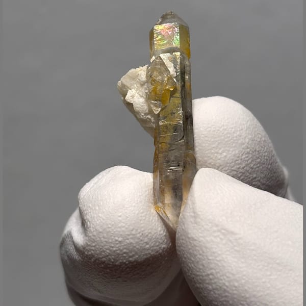 Quartz crystal from Yunnan, 3.3 cm across, raw mineral specimen, photo 2 of 6