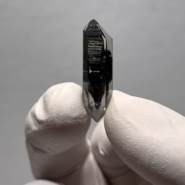 Quartz crystal from Yunnan, natural mineral for display, photo 5 of 6
