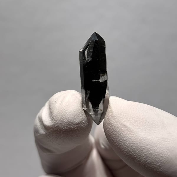 Quartz specimen from Yunnan, 0.8 × 0.6 × 2.9 cm, photo 6 of 6