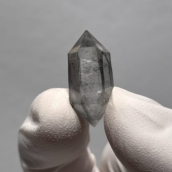 Crystal of quartz from Yunnan, one-of-a-kind specimen, photo 3 of 6
