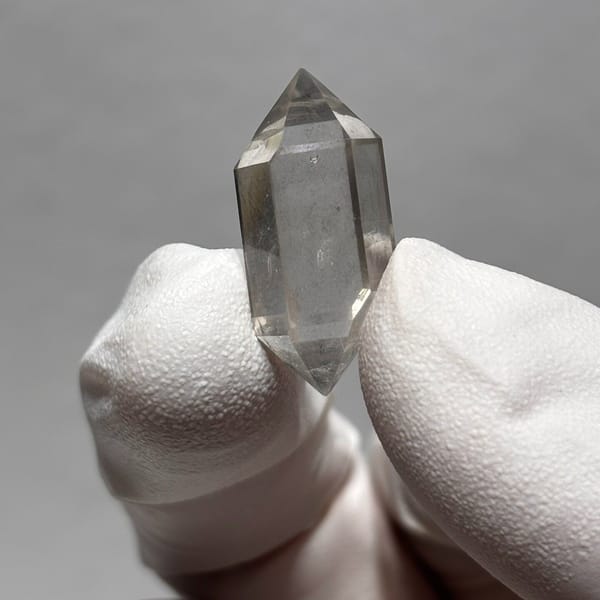 Quartz crystal from Yunnan, 2.4 cm across, raw mineral specimen, photo 2 of 6