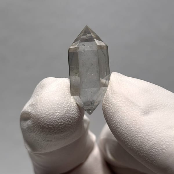 Crystal of quartz from Yunnan, one-of-a-kind specimen, photo 3 of 6