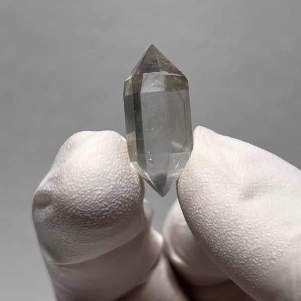 Quartz crystal from Yunnan, natural mineral for display, photo 5 of 6